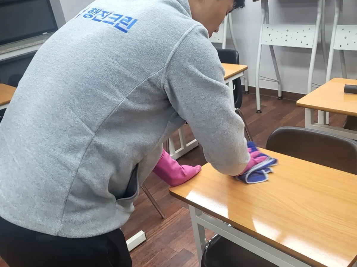 장수군 계북면 유치원 책걸상 교실 위생청소 사례 - 행진크린